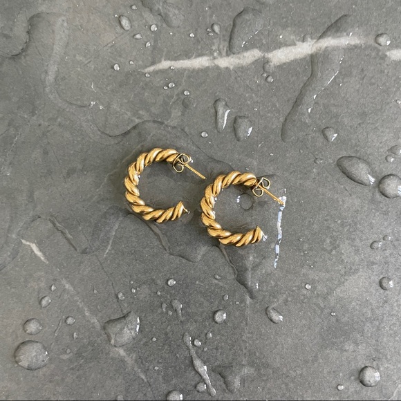18K GOLD PLATED | 1 Left! NEW Twist Hoop Earrings - Picture 5 of 10